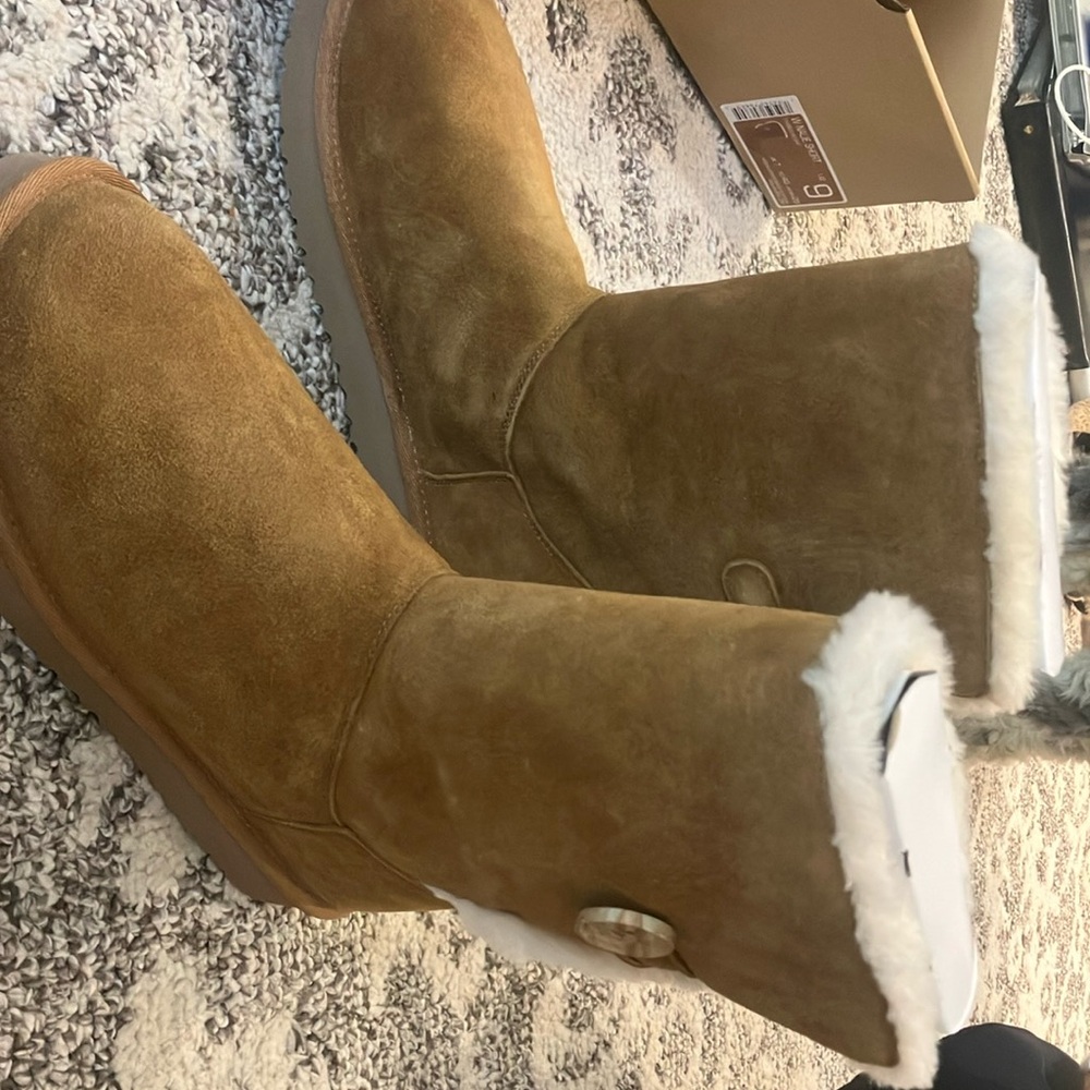 Koolaburra by Ugg